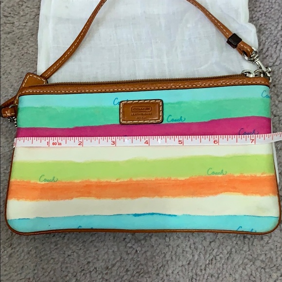 Coach wristlet - Picture 5 of 6